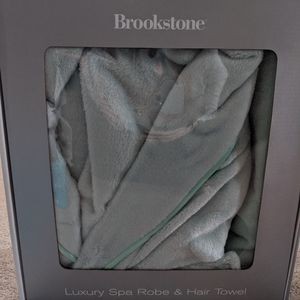 Brookstone robe and hair towel